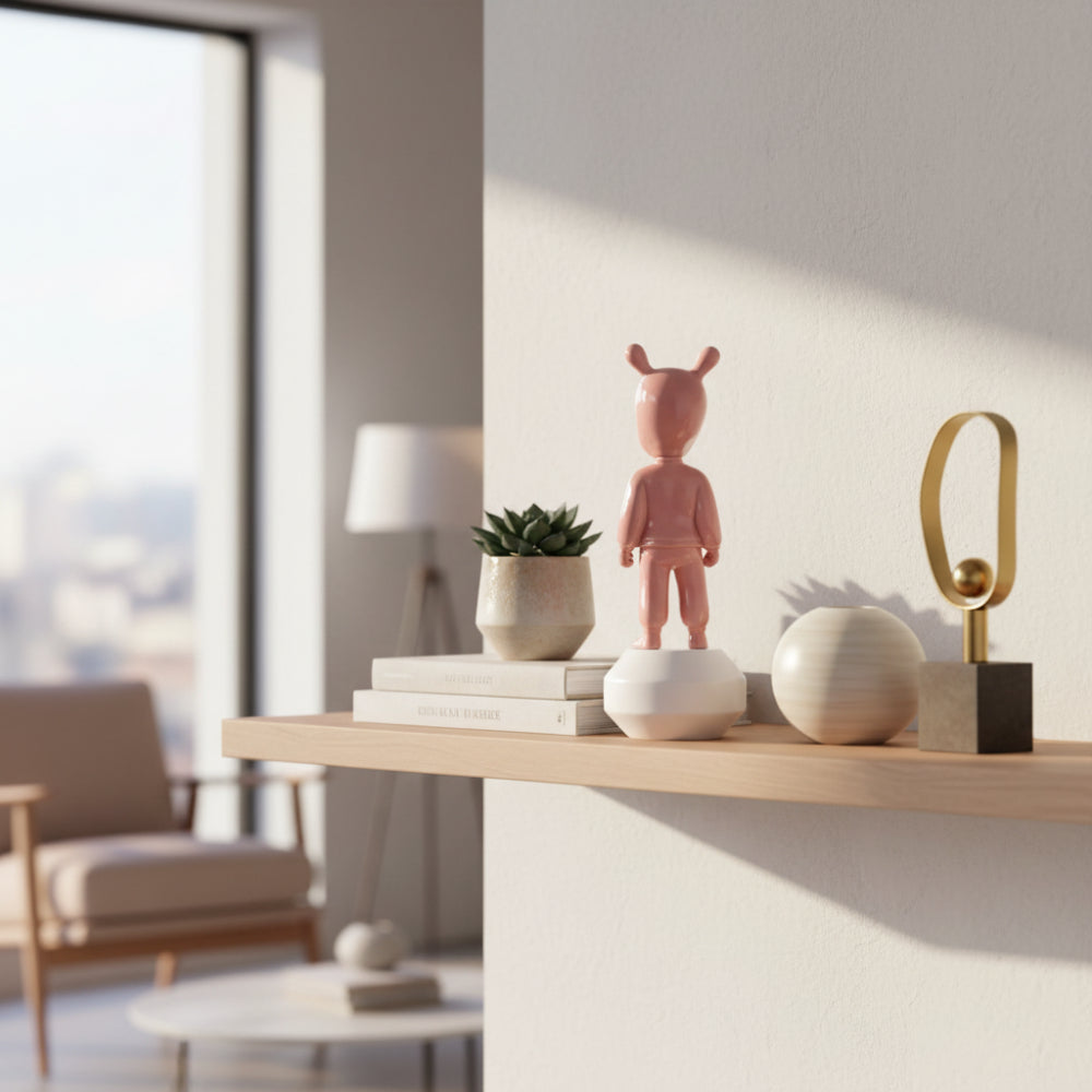 تمثال الضيف الوردي. نموذج صغير.