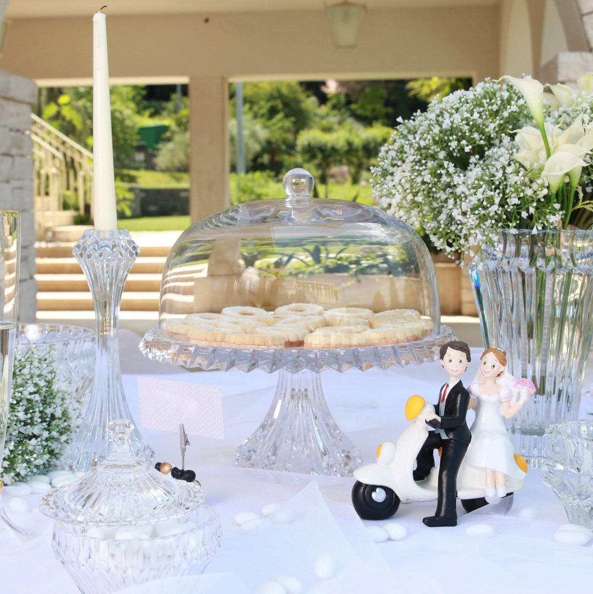 Crown Jewel Crystal Footed Platter with Dome 33cm – Clear