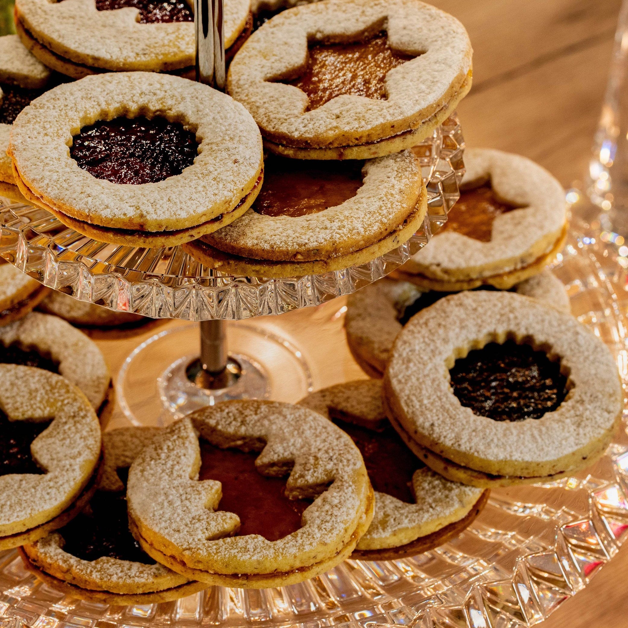 Crown Jewel 2-Tier Crystal Etagere Stand – Clear