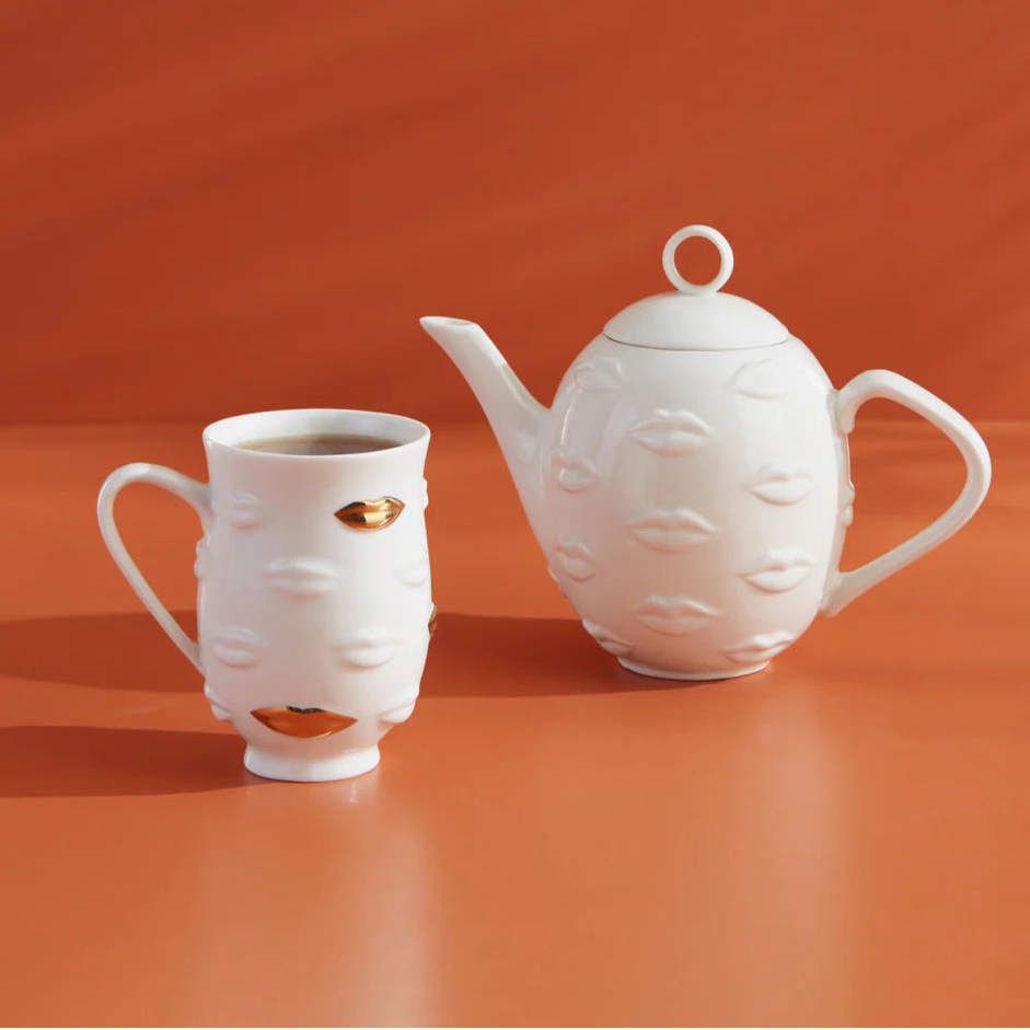 Gilded Gala Mug - Porcelain Coffee Cup with Gold Accents