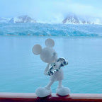 Mickey with Love Resin Figurine (30 cm Small Edition)