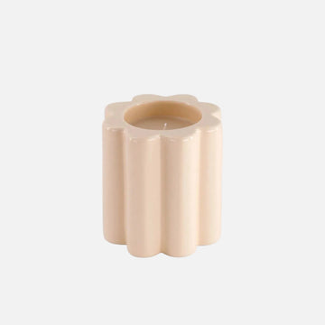 شمعة كانديلا المعطرة برائحة الحطب