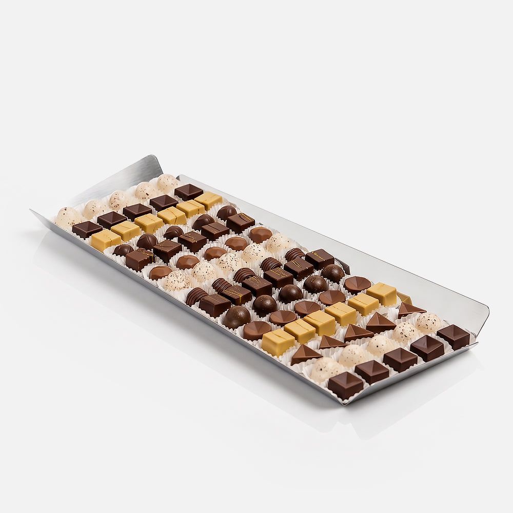 Sommet Serving Tray with 900g Assorted
