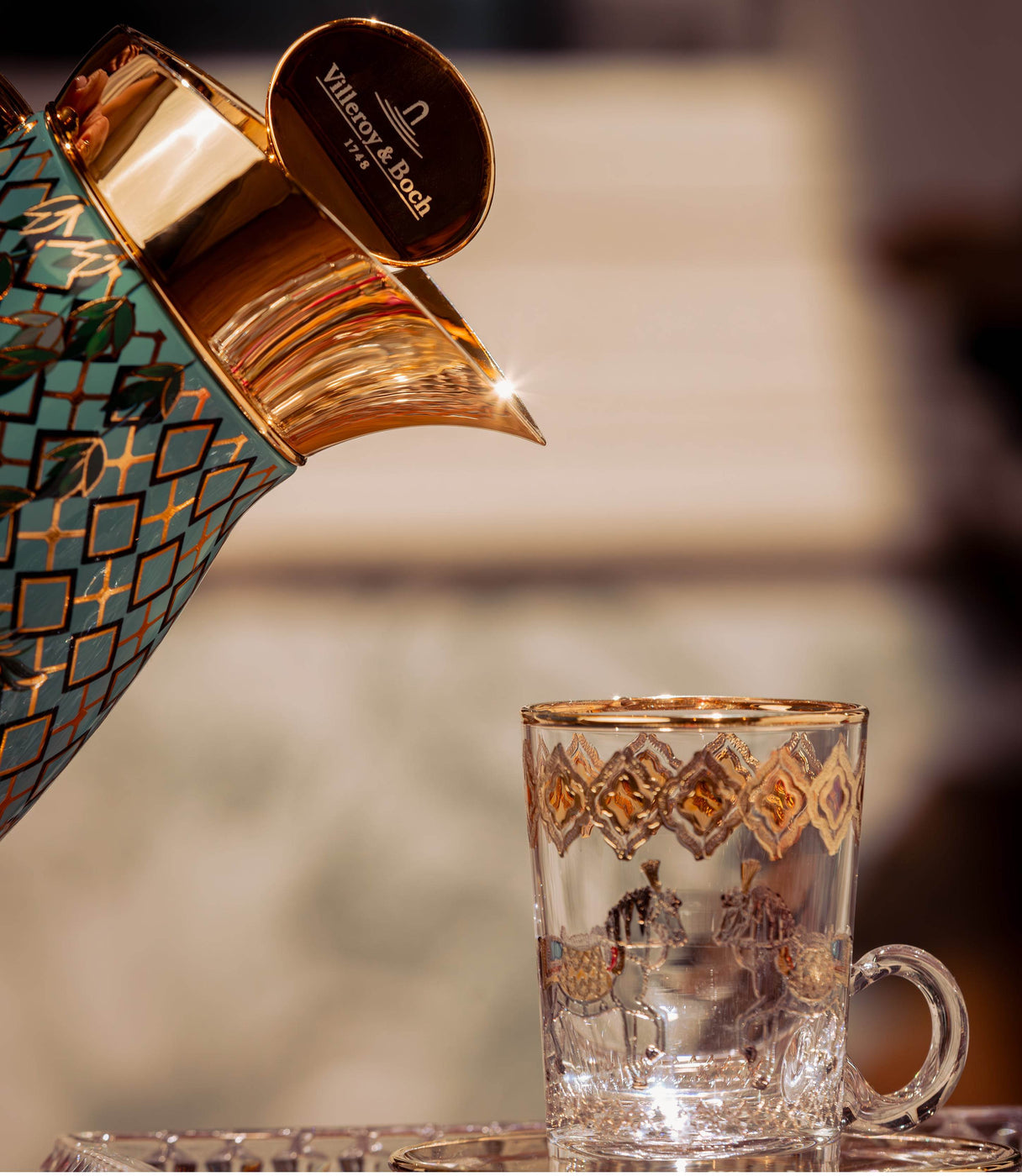 Amazonia 0.7L Thermos Gold Leaves Gold for Home