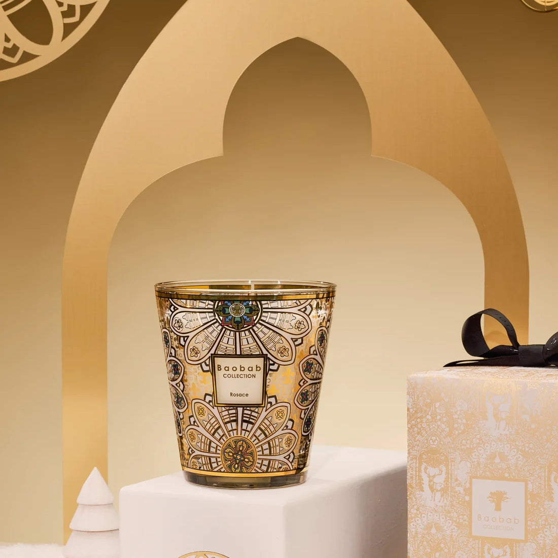 Baobab Collection Rosace 5-wick scented candle in mouth-blown glass, 3kg, front view (2)