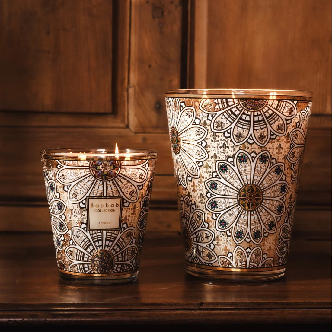 Baobab Collection Rosace 5-wick scented candle in mouth-blown glass, 3kg, styled in a room setting (2)