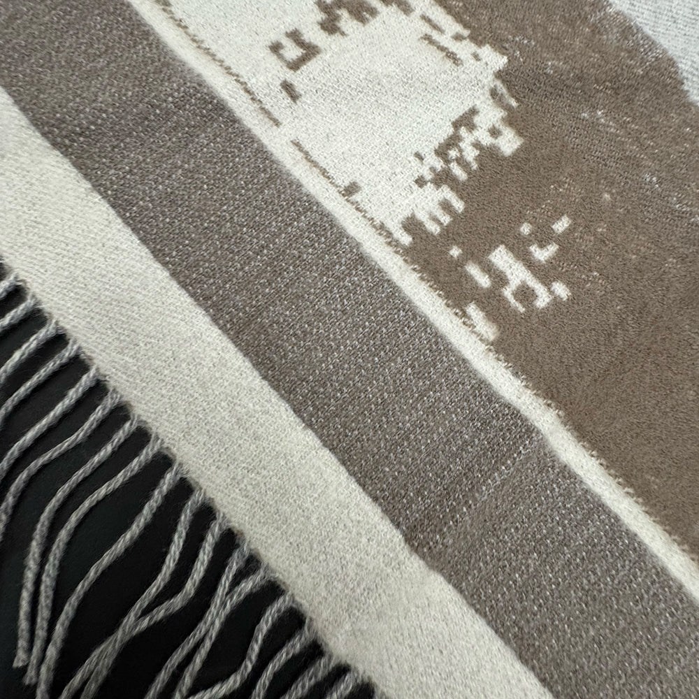 Vinas Dubai Cityscape Cashmere Wool Throw, weave detail