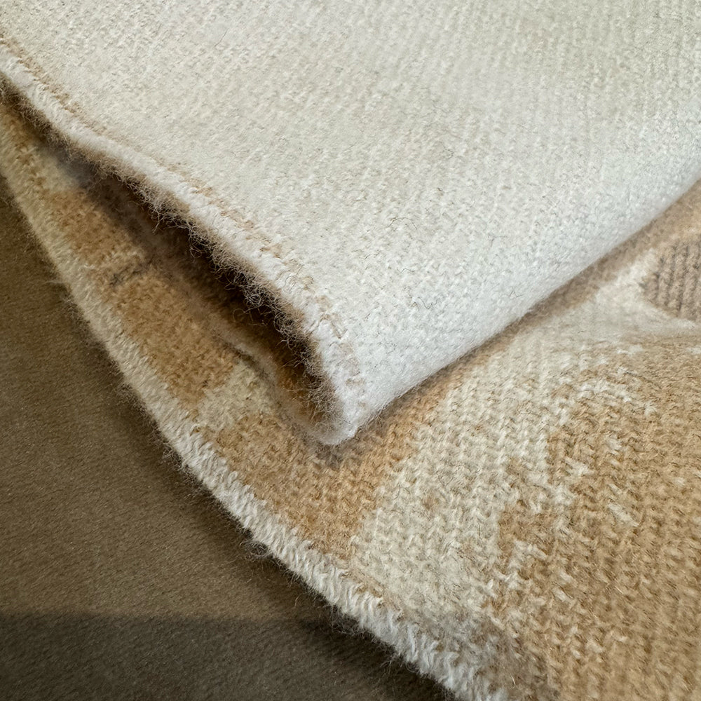 Vinas Dubai Desert Cashmere Wool Throw, weave detail